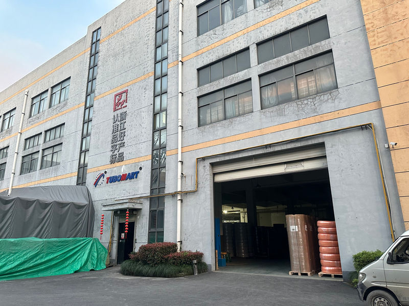 TUBOMART ENTERPRISE CO., LTD. üreticinin üretim hattı